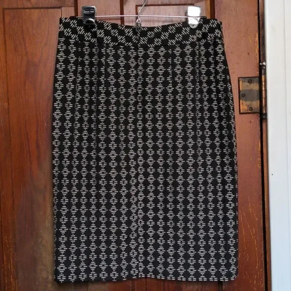 Coldwater Creek Black + White Diamond Motif Midi Pencil Skirt Sz 8 - Picture 3 of 8